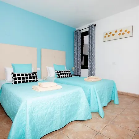 Splendid Puerto Del Carmen 4 Bedrooms Heated Pool Marica Centre Of Location * Puerto del Carmen (Lanzarote)